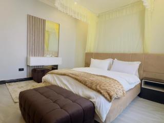 Luxury Modern Private Apartment - 0