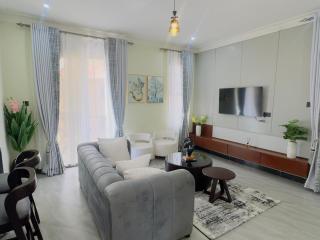 Luxury Modern Private Apartment - 9