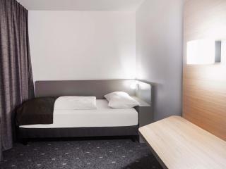 B&B Hotel Dessau - 1