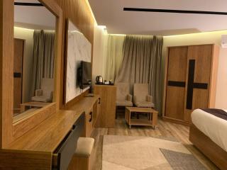 Roone pyramids view inn - 1