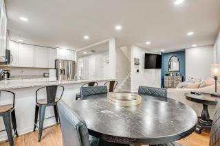 Spacious Family Retreat Near Airport home - 7