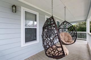 Spacious Family Retreat Near Airport home - 1