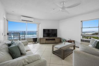 Pacific Plaza Apartments - 5