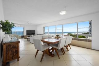 Pacific Plaza Apartments - 4