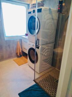 Downtown Historical House with Renovated apartments free P near - 8