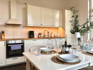 HyggeLiving - NEU - LUXUS - Villa - Bergblick - 3 Balkone - Parken - 100qm - 2