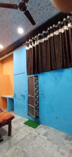 Radha Kunj Bihari guest inn - Vrindavan - 8