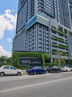 Cozy Comfy Stay near Farm in the City UPM MRT - 2