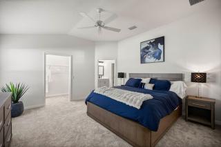 Chic Villages 3BR King Suite With Patio & Golf Cart - 7