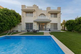Warm family palace with garden and pool in Royal City - 4