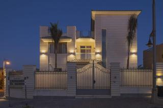 Warm family palace with garden and pool in Royal City - 3