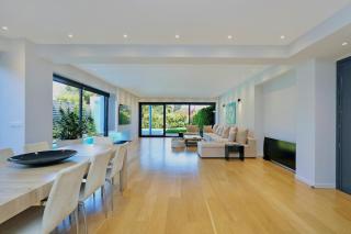 Athens Riviera, 2 Pools & Gym Luxury Residence 310m2 - 1