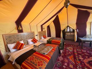 luxury desert night camp - 8
