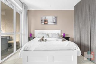 PE19 - Bright & Modern Apartment with Park View - - 1
