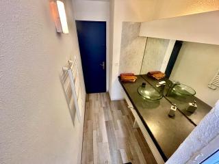 Parenthèse a Deux - T2 Cosy & Romantique - Cours intérieure - Patio - Clim - Proche de la cité médiévale - 6