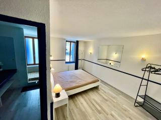 Parenthèse a Deux - T2 Cosy & Romantique - Cours intérieure - Patio - Clim - Proche de la cité médiévale - 2