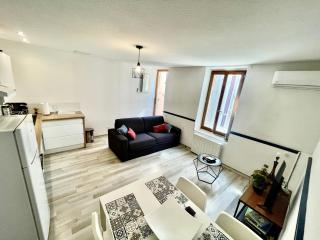 Parenthèse a Deux - T2 Cosy & Romantique - Cours intérieure - Patio - Clim - Proche de la cité médiévale - 8