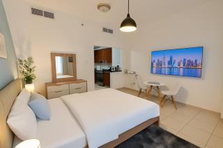 High-Floor Studio with Stunning Lake View in Dubai Marina - 0