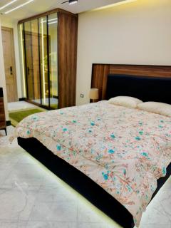 شقه 5 غرف اطلاله نيل بالمعادى - Cairo - 3