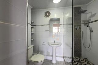 303 Beach Hurst - 6