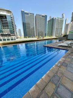 Stunning Canal Views l Sleeps 6 - 9