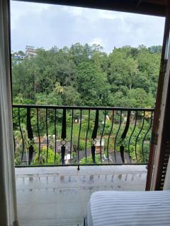 A Wood's View Villa - Kandy - 8
