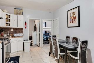 3BR Newark duplex near Downtown & Transit - 4