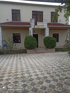 A two-storey cozy house with a pool - 9