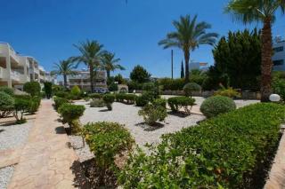 Beautiful 2 Bedroom App Pool&Garden - 1