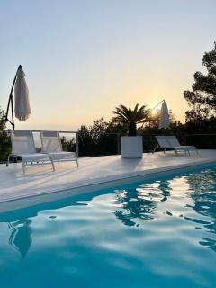 A Design Casa in Own Private Hills for Adult Only - 9