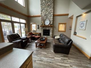 Sleep 12-big Sandy Lodge Resort-lakefront-luxury - 9