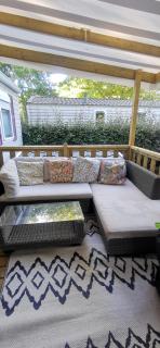 WOW Holidays - 8 Person, 5 Star Mobile-Home with Terrace - 2
