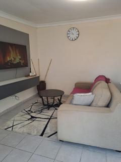 Hazel Haven 1 Guest House - 7