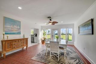 Tropical Pool Home on Golf Course & Near Beach - 6