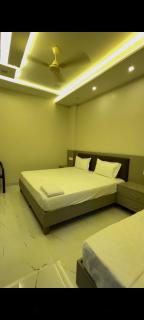 Hotel Shree Ganga Palace - 1