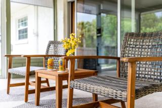 BayBreeze Cottage - 2BR-2BA Family Stay Near SRQ Airport, Sleeps 6-8 - 5