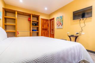 Fun! Great Location-near Beaches-shopping-medical - 4