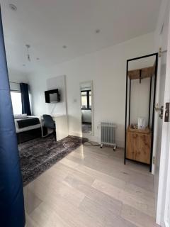 Eltham Hill Stay - 9