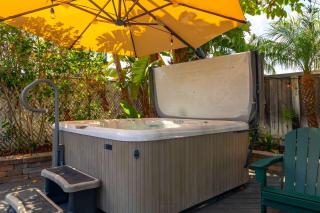 Colorful Family Oasis - Hot Tub - Pool Table - Backyard Bliss - 7