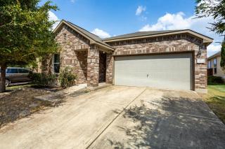 Relaxing 3BR Austin stay with BBQ & Backyard - 6