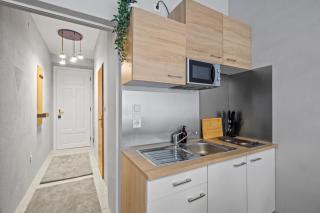 Perfect Location, 2 min to Main Station, Long Term Stays - 1