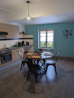 T2 tout confort, cité, parking - 4