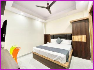 Hotel Gunjan Palace Near Sea Beach And Jagannath Temple - Free Wifi and Parking Facilities - Best Hotel In puri - 0
