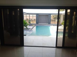 Luxurious 4 bedroom Villa next to the lagoon - 7