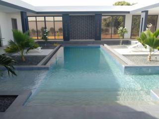 Luxurious 4 bedroom Villa next to the lagoon - 9