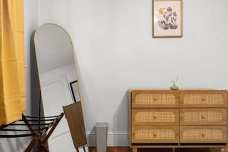 Charming 4BR Retreat in Arlington Sleeps 12 NearDC - 3