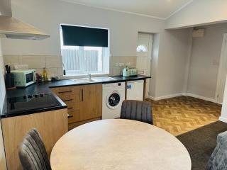 1 bed ground floor flat free parking - 9