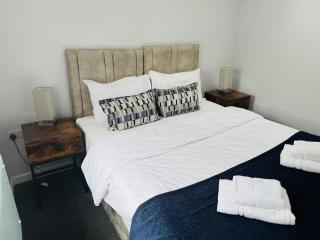 1 bed ground floor flat free parking - 3