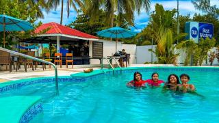 Best Western Grand Baymen Gardens - 3