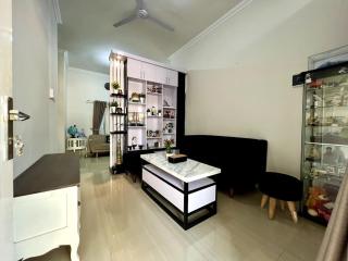 Karenra Guest House di Pusat Kota, Dengan 3 Kamar - 2